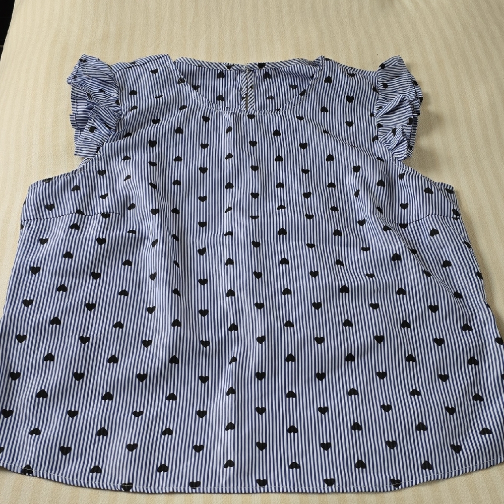 Shein Curve Heart's Pinestripe Top Size:2X
